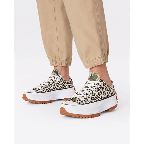 converse leopard low