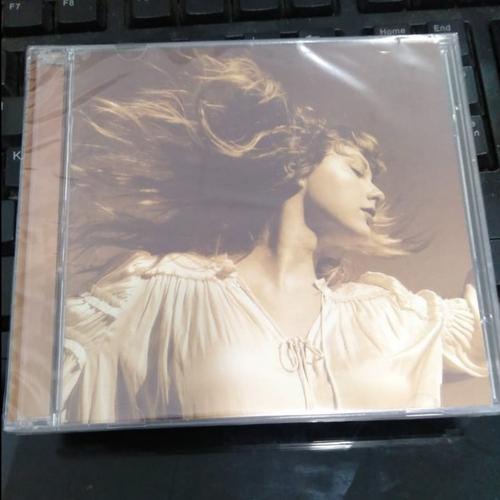 Foto Produk CD Taylor Swift - Fearless (Taylor's Version) Album 2 Disc dari Creative Disc