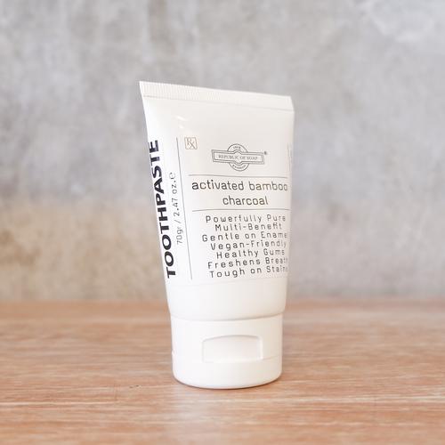 Gambar TOOTHPASTE - Whitening Activated Bamboo Charcoal - 70ml dari Republic of Soap Kota Denpasar Tokopedia
