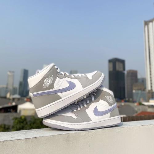 Jual Jordan 1 Mid Wolf Gray Blue Wmns 