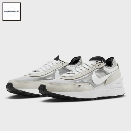 nike waffle one id