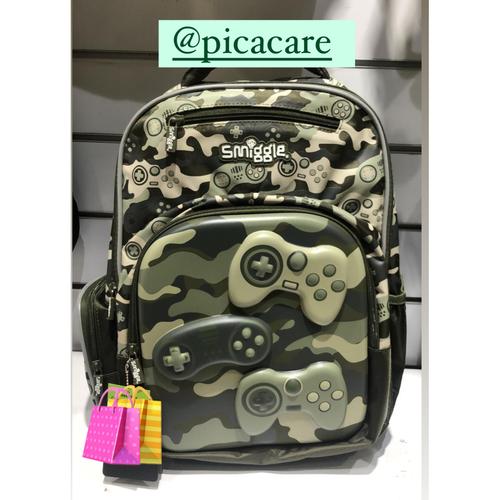 smiggle army bag