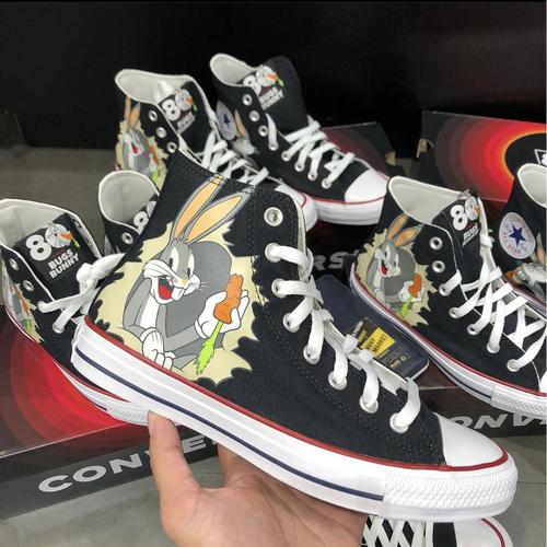 black bugs bunny converse