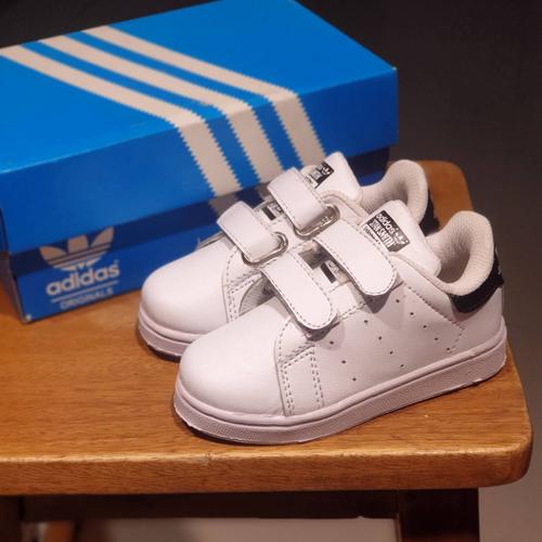 Jual Sepatu anak 1-7 Tahun Adidas Stansmith White Black Size 20-35 - 34/35  - Jakarta Selatan - quensy footwear | Tokopedia