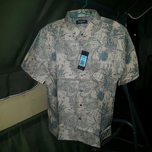 Gambar Kemeja lengan pendek pria merk Ricardo size M, corak motif daun dari UAV Jakarta Selatan Tokopedia