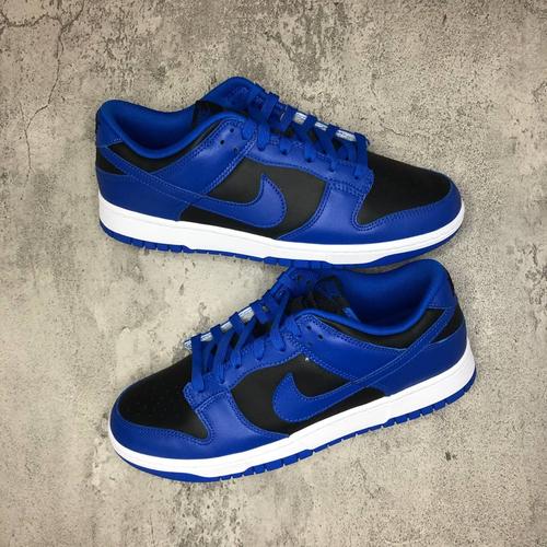 cobalt dunk low on feet