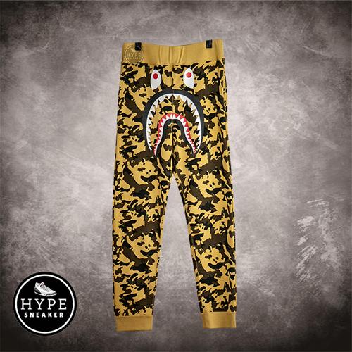 Gambar Celana BAPE SHARK CAMO YELLOW LONG PANTS / JOGGER PANTS 100% ORIGINAL dari HYPESNEAKER.ID Kota Salatiga Tokopedia