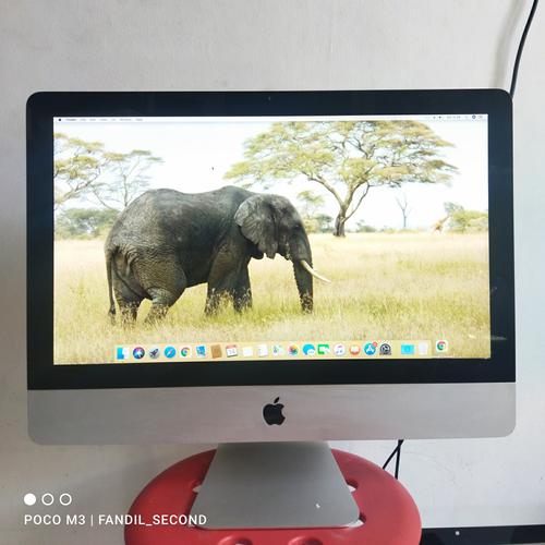 中古】Apple iMac (21.5-inch, Mid 2011) （Magic Trackpad付）