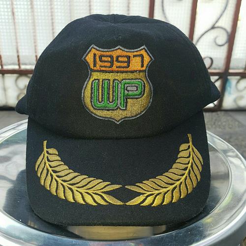 Gambar Topi logo WP 1997 Blackberry warna hitam dari UAV Jakarta Selatan Tokopedia
