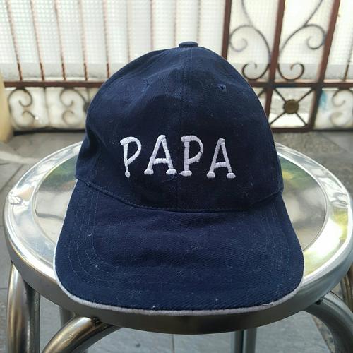 Gambar Topi logo PAPA warna biru navy dari UAV Jakarta Selatan Tokopedia