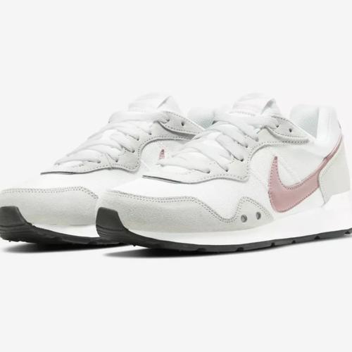 nike wide width sneakers