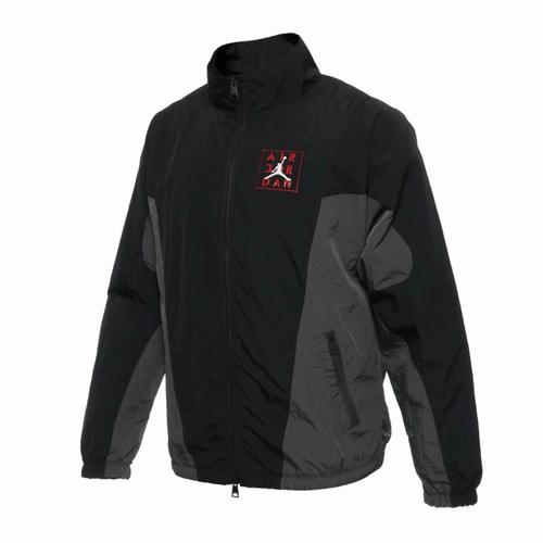 emma chamberlain coat