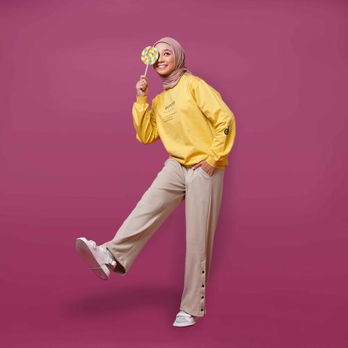 Foto Produk SWEATSHIRT DEENAY LEXICO YELLOW - S dari deenayofficialstore