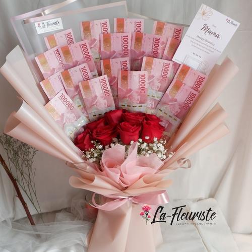 Gambar Pembuatan buket uang | money bouquet | Rangka Buket (Tidak Jual UANG) - 1-20 Lembar, +3 Bunga Mawar dari La Fleuriste Jakarta Utara Tokopedia
