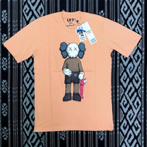 Jual KAOS UNIQLO KAWS PRIA DAN WANITA 