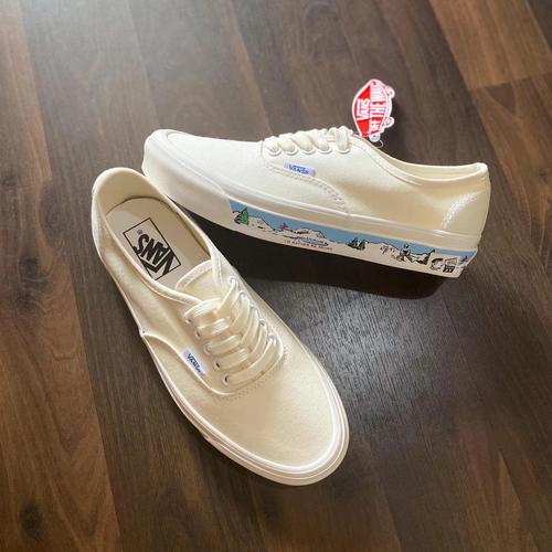 beige authentic vans
