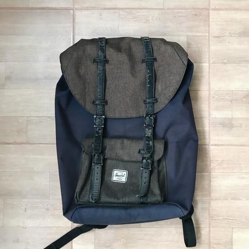 Tas Herschel Little America 25L 
