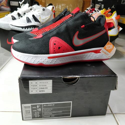pg4 white black
