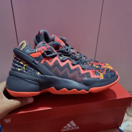 ADIDAS DONOVAN MItchell D.O.N ISSUE 