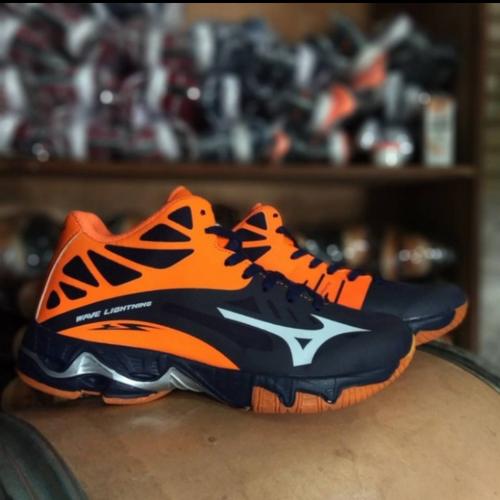 mizuno shoes orange
