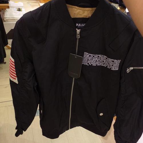 jaket nasa pull and bear