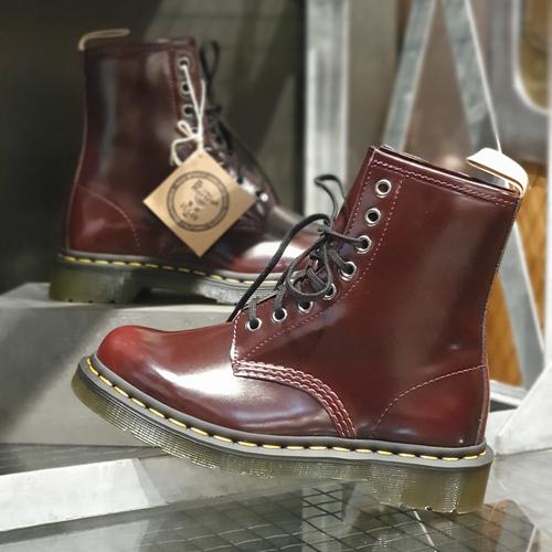 doc martens red stitching