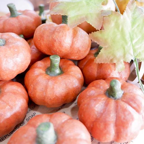 Gambar Natural Handmade Pumpkin Soap - Sabun Pumpkin Spice - Republic of Soap - Pumpkin Spice dari Republic of Soap Kota Denpasar Tokopedia