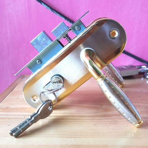 Foto Produk kunci pintu/handle pintu kecil/kunci kamar/gagang pintu - gold dari Pen jaya shop