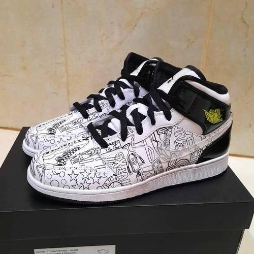 Jual Air Jordan 1 Mid DIY GS US 6.5Y / EUR 39 - Kota Surabaya - KickHype.ID  | Tokopedia