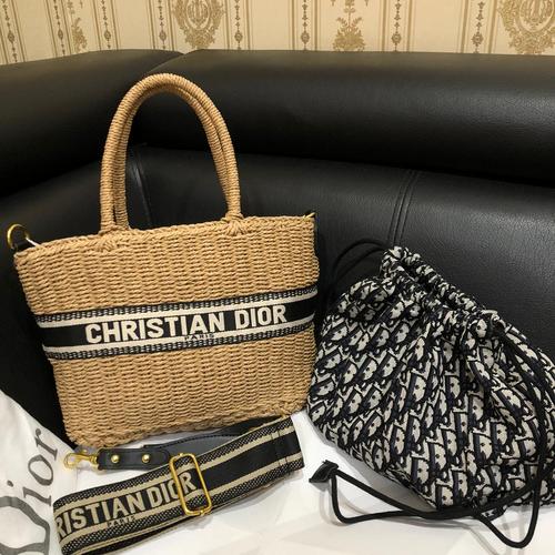 wicker tote bag