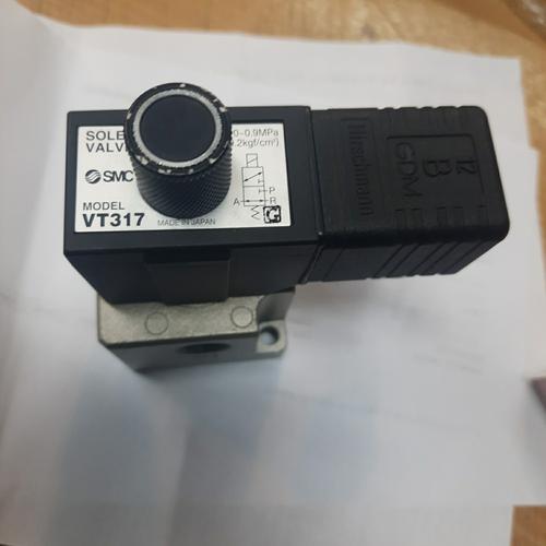 1 PCS NEW IN BOX SMC solenoid valve VT317-5DZ-02 #C