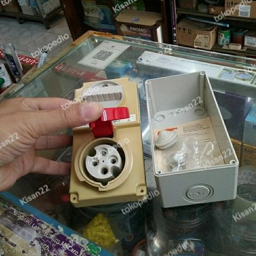 Jual wall mounted socket 3 phase 16A + saklar on/off - Jakarta Barat ...