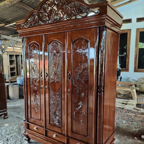 Gambar Lemari kayu jati asli jepara peluru mahkota 3 Pintu dari Toko Baru Mebel Kota Bekasi Tokopedia