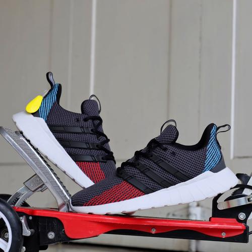 adidas questar flow multicolor