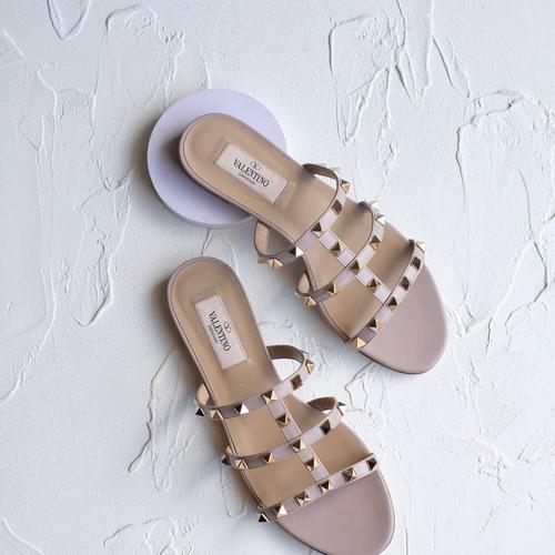 nude sandals flat