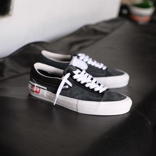 Jual Vans Slip On Cut & Paste Vault Og Lx 100% Original - 42.5  