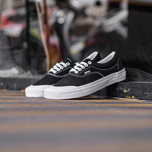 Jual Sepatu Vans Era Toe Cap Black White Original 38 Kota