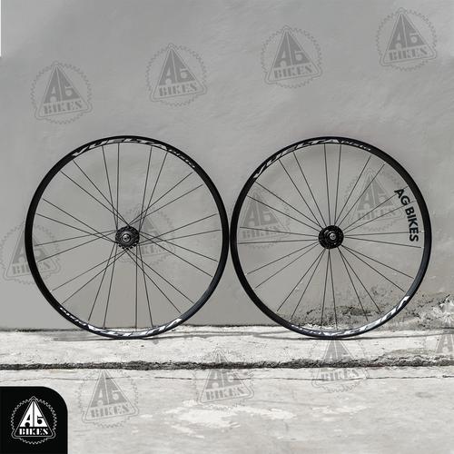 vuelta track wheelset