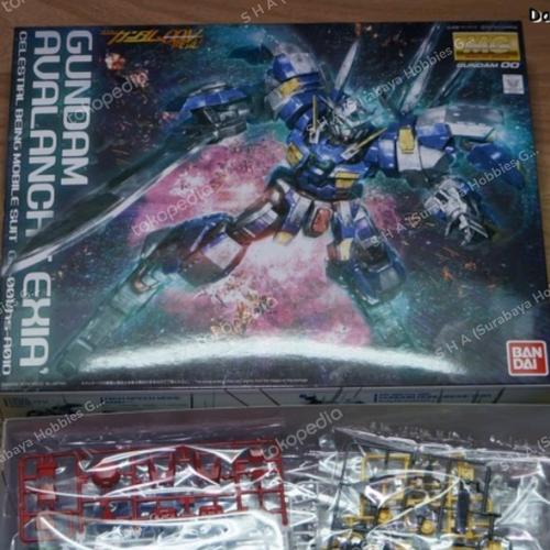 Bandai Gundam Avalanche Astraea Type F MG 1/100 - Kit Premium Avec Base D'Action