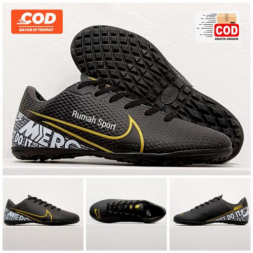 nike black futsal shoes