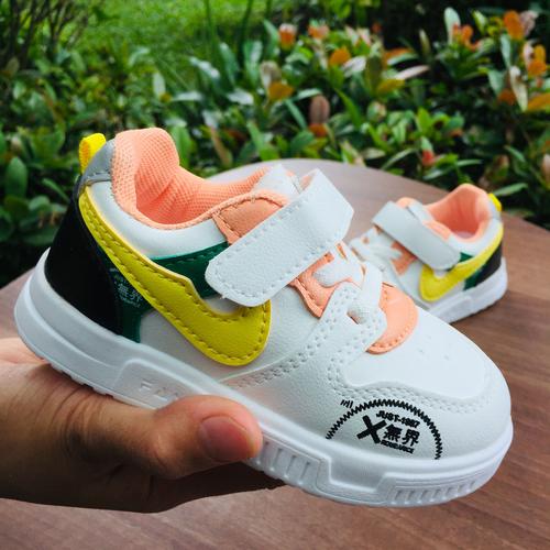 buzz sneakers retur