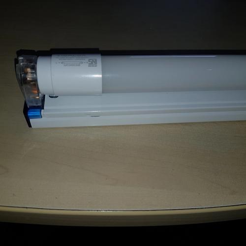 Jual body bodi lampu TL T8 LED + lampu led 18w - Kota Batam - pelayanan ...