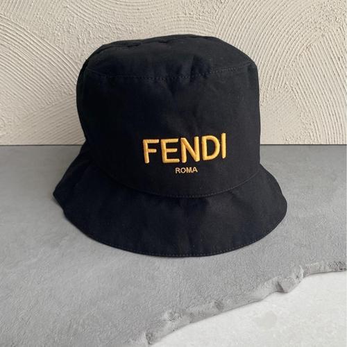 Jual Fendi logo reversible bucket hat 