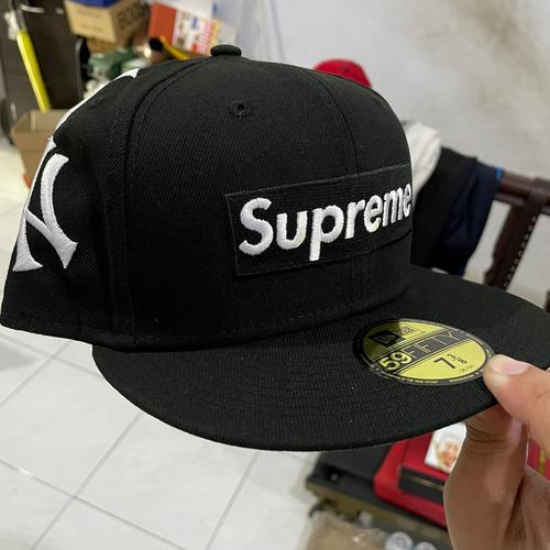 Jual Topi New Era x Supreme x New York Yankees size 7 3/8 - Kota