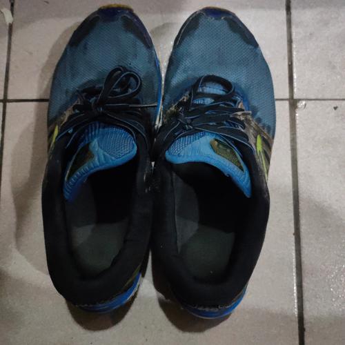 running shoes size 14