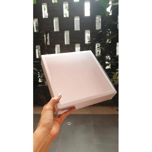 Jual 20x20x5cm BOX PUTIH POLOS TUTUP MIKA BURAM 20x20x5cm Jakarta