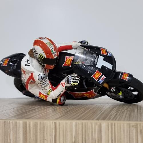 ミニチャンプス 1/12 HONDA RC212V 2011 シモンチェリ Jual Honda