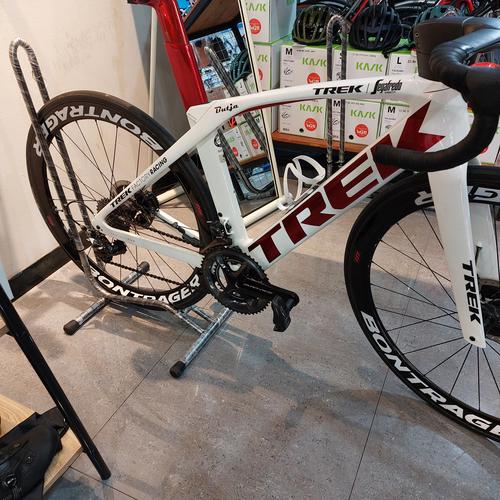 Jual roadbike trek madone slr 7 size 52 