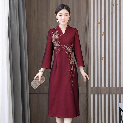 Cheongsam Merah Maroon Lengan Panjang (Tangkapan Layar)