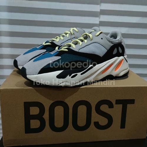 yeezy 700 2022